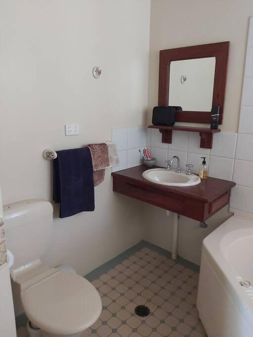 Jardine - Sleep 22! Holiday home Corryong